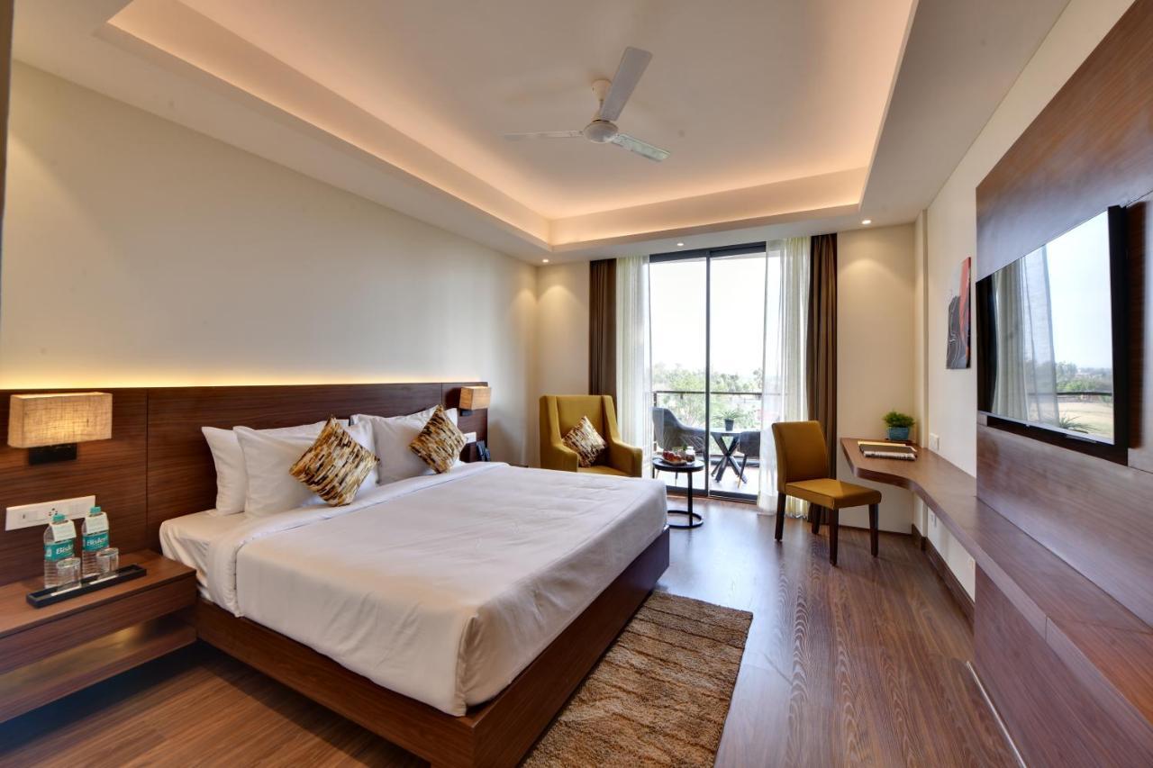 The Fern An Ecotel Hotel, Alwar Sariska エクステリア 写真